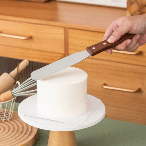 Offset Icing Spatula with Wooden Handle